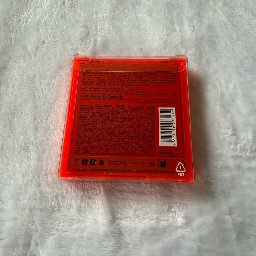 HUDA Beauty NEON Orange Obsessions Vibrant Eyeshadow Palette